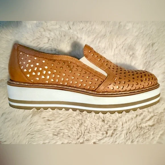 Well Feet Light Italian Platform Shoes - Picture 10 of 13